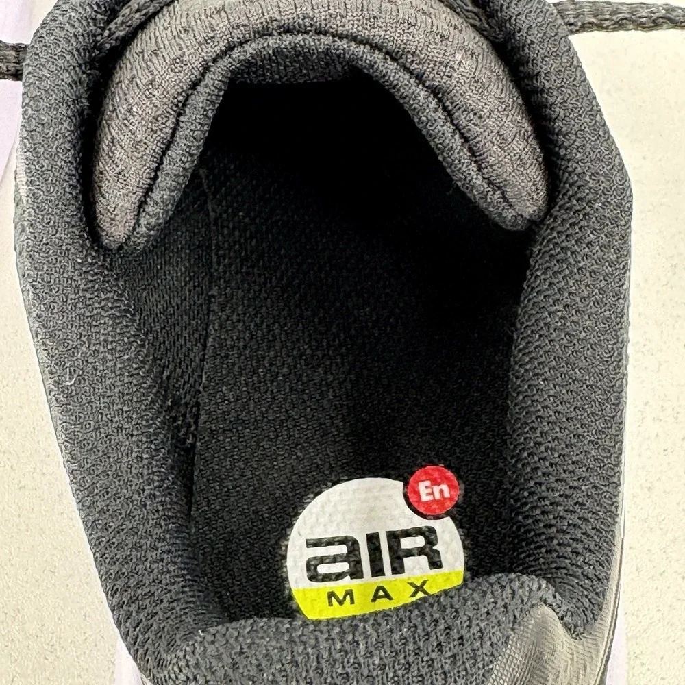 Nike Air Max Nuaxis Lace-up Athletic Shoes in Black/White size 6.5 B